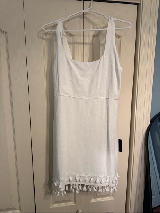 Lulus Dresses & Skirts - White Lulus Dress Size Large, NWT, Never Worn